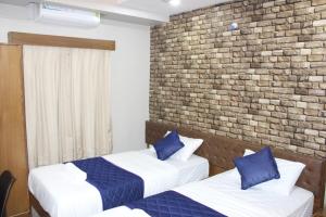 olivia inn and suites