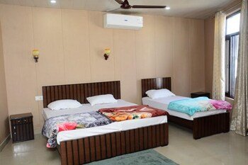 Krazy Hotel,Nainital>>Haldwani,3 star