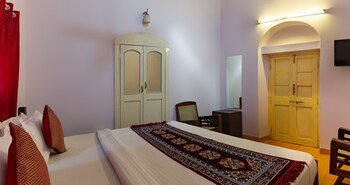 hotel sanand heritage mount abu
