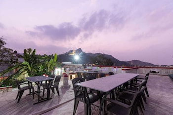 hotel sanand heritage mount abu