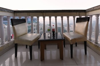 hotel orchid saffron