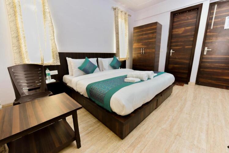 hotel orchid saffron
