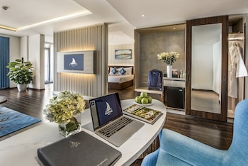 canvas danang beach hotel