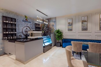 iris boutique granada
