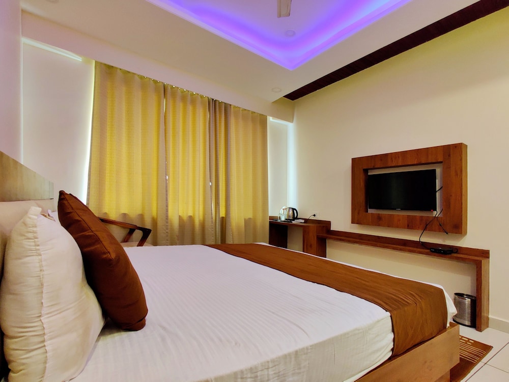 hotel divine residency