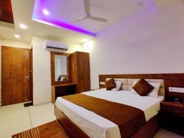 hotel divine residency