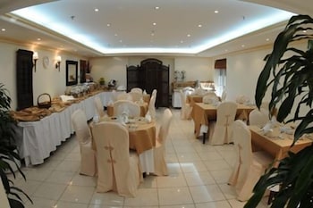 uptown hotel apartments abu dhabi by gewan