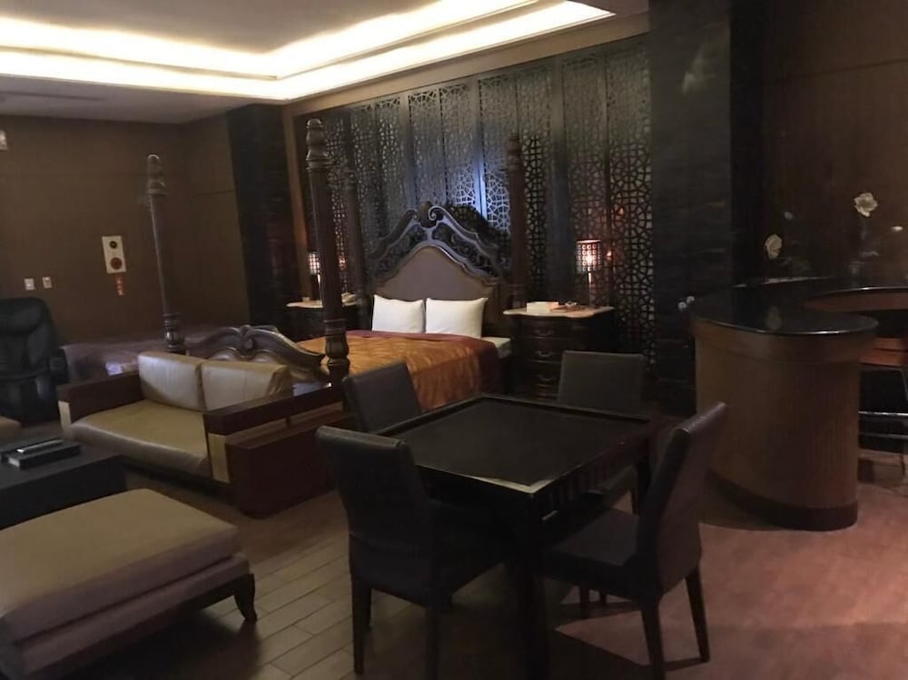 amani spa boutique motel