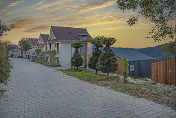 chails hamlet
