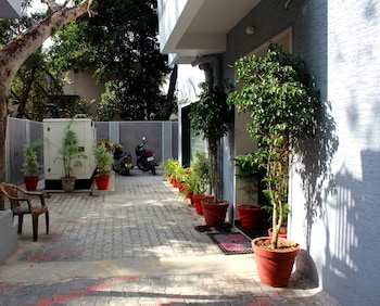 treebo trend rithikha inn crest