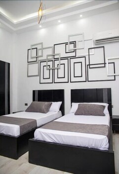 egyptian night hostel