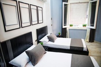 egyptian night hostel