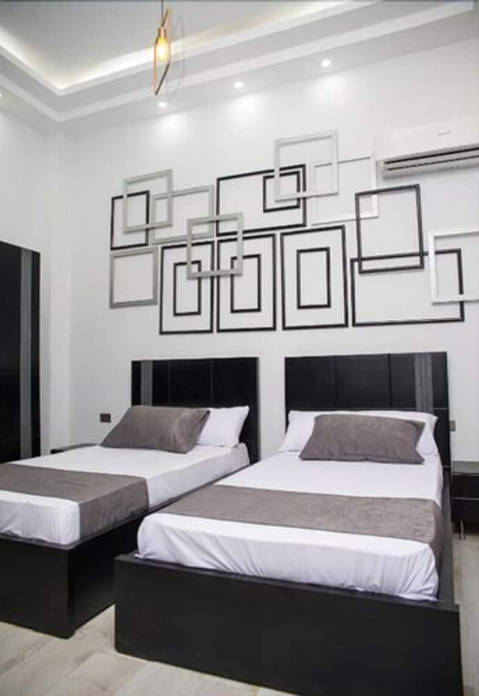 egyptian night hostel