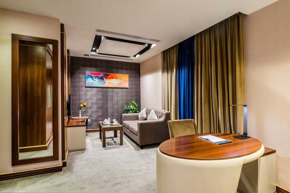 al malqa elite hotel