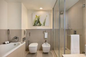 Traders Hotel, Qaryat Al Beri,Al Maqta>>Abu Dhabi,4 star