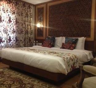 kolahoi green heights gulmarg