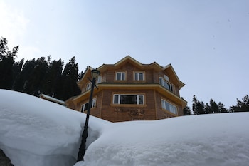 kolahoi green heights gulmarg