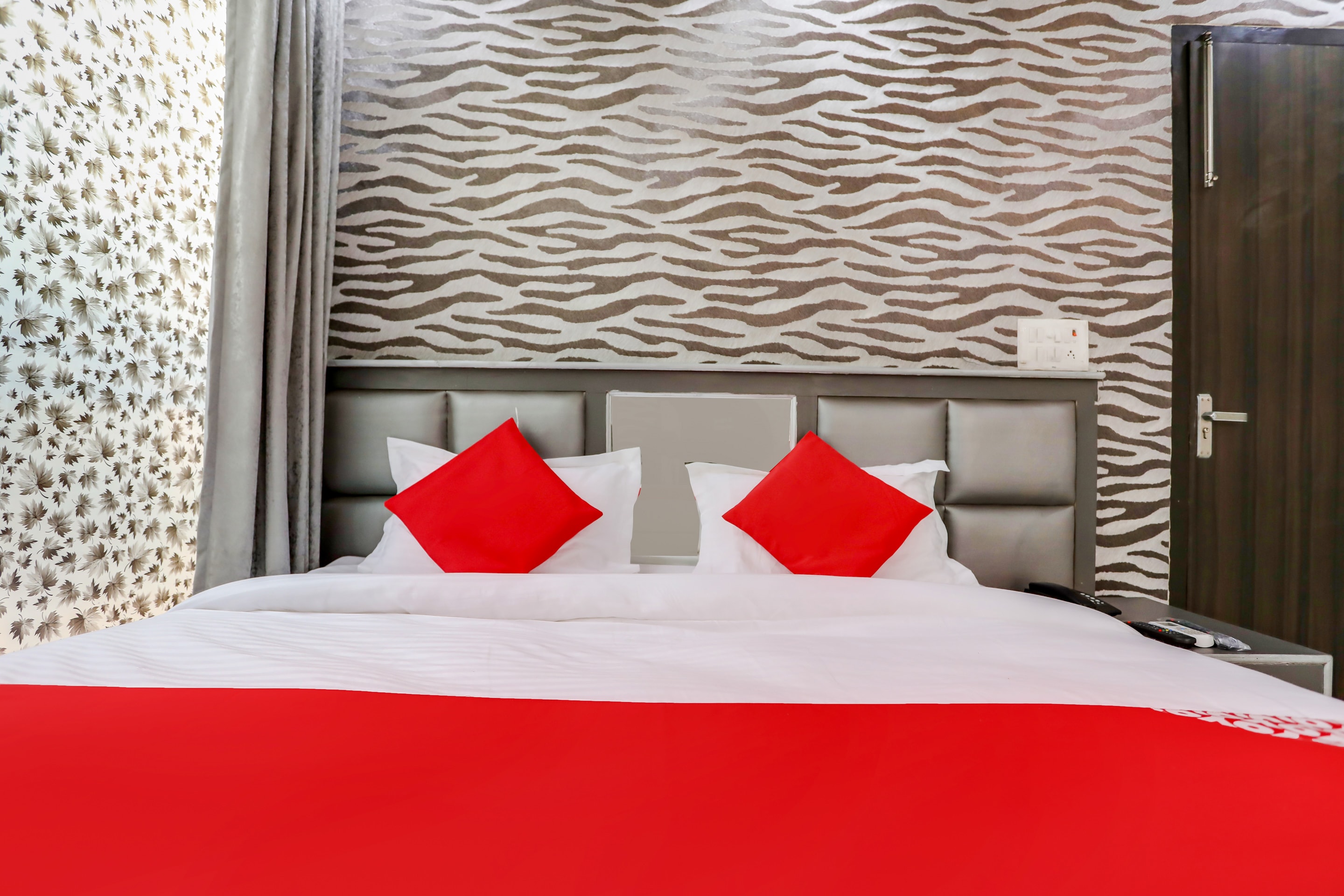 hotel o anshun residency near mk cinemas rohini