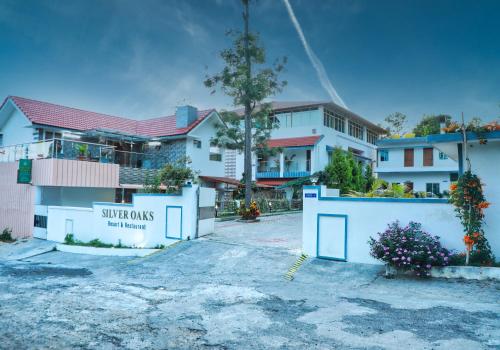 ss silver oaks resort