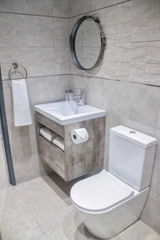 the cato suites hotel