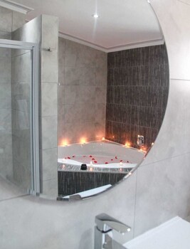 the cato suites hotel