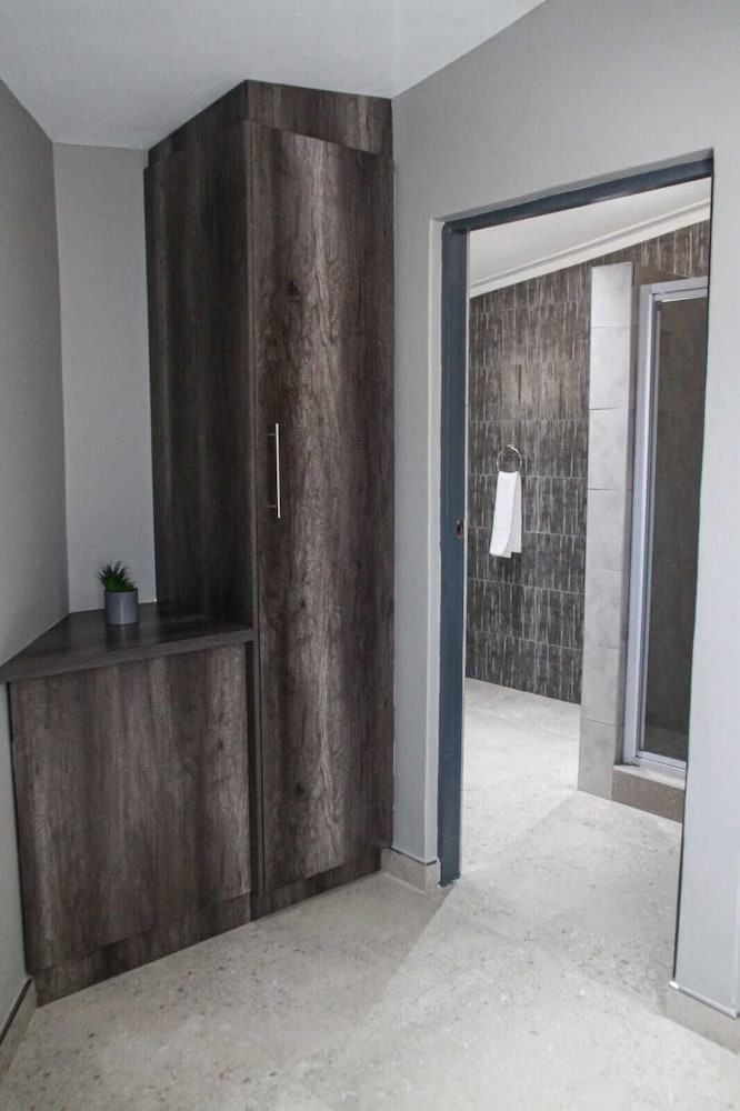 the cato suites hotel