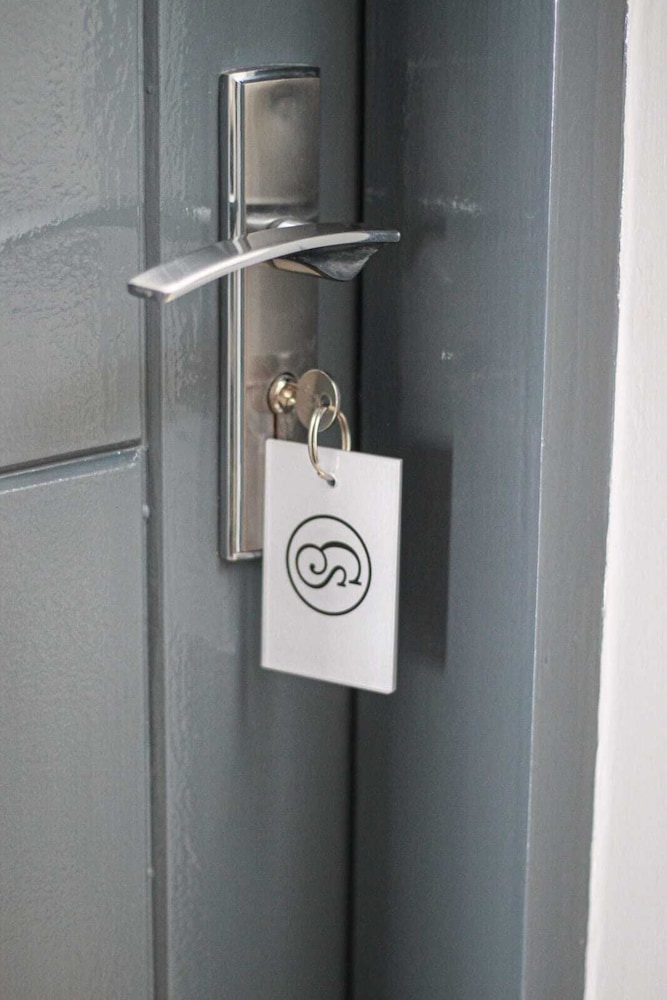 the cato suites hotel