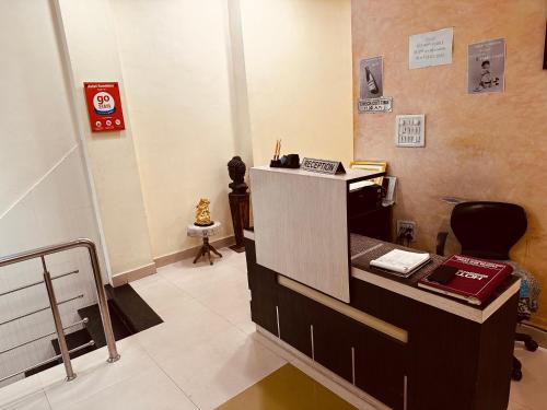 grover international hotel