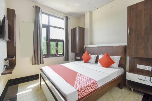 grover international hotel