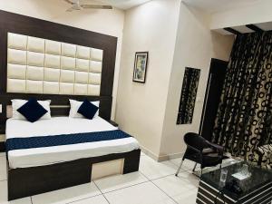 grover international hotel