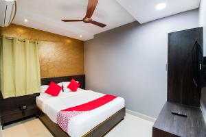 oyo 70680 mokshajna inn