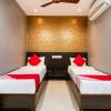 oyo 70680 mokshajna inn
