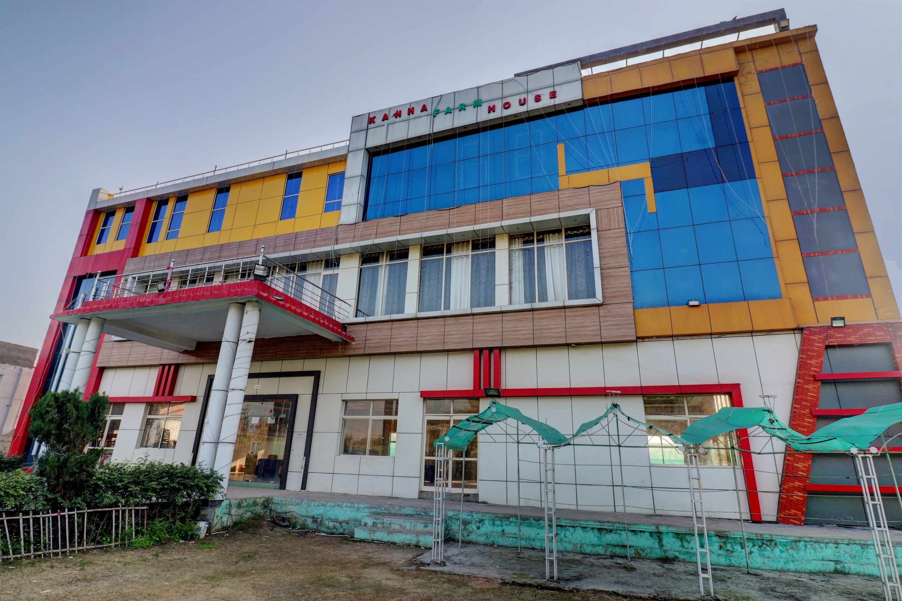 capital o kanha resort