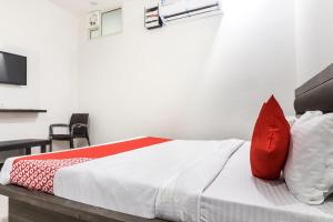 Hotel O Diamond Star,01, Hotel Diamond Opposite Katla Ramlila Maidan Khazanchain Bazaar Near Bus Stand, Hisar,3 star