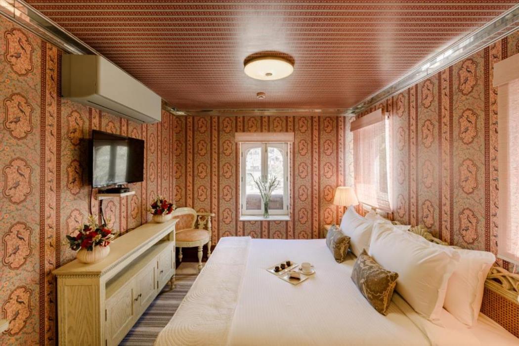 Surya Haveli,Hawa Sadak,3 star