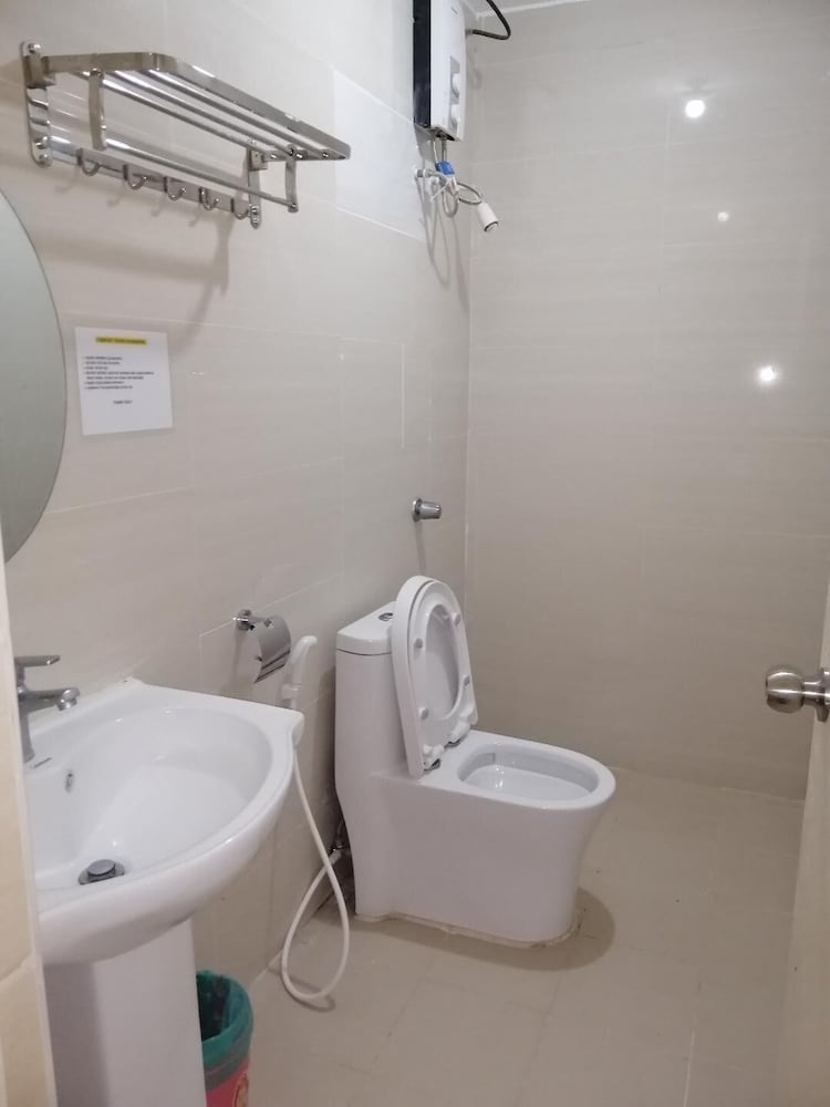 meaco royal hotel binan