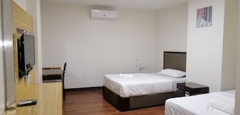 meaco royal hotel binan