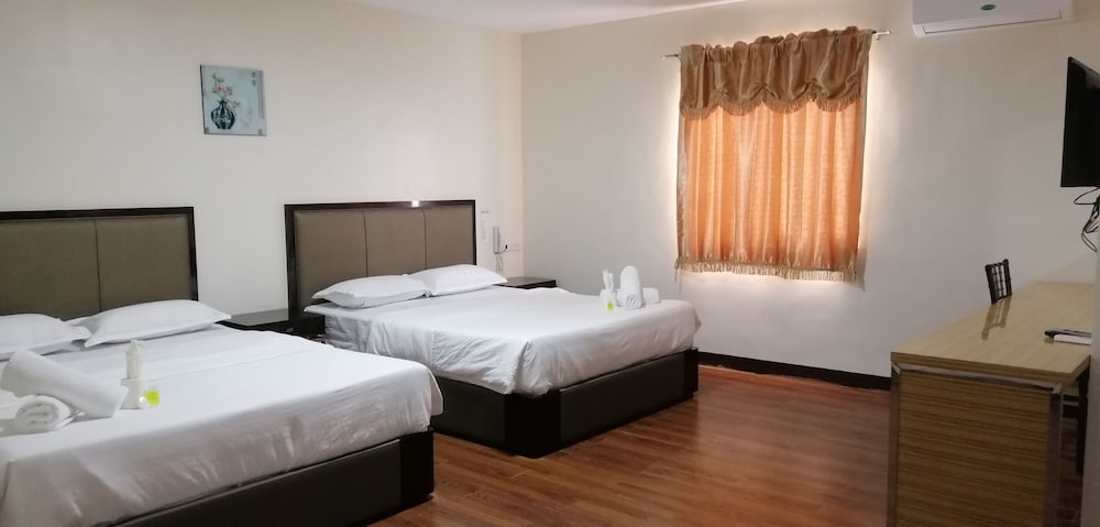 meaco royal hotel binan