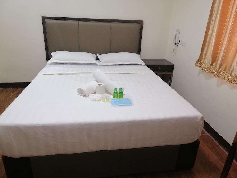 meaco royal hotel binan