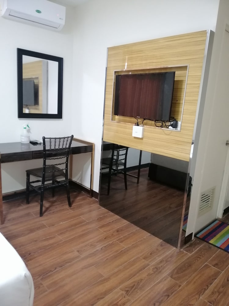 meaco royal hotel binan