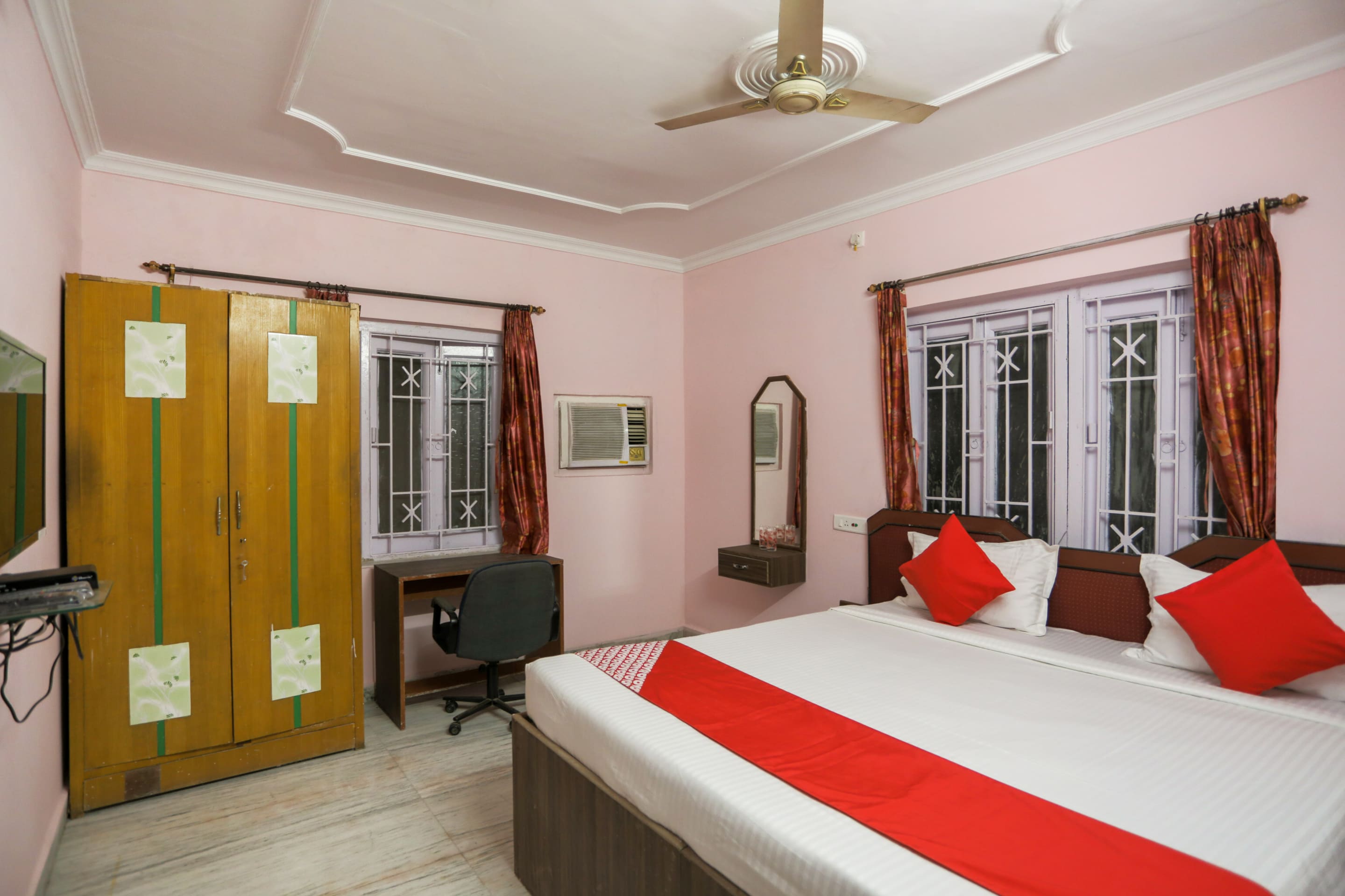 hotel o ma kali guest house