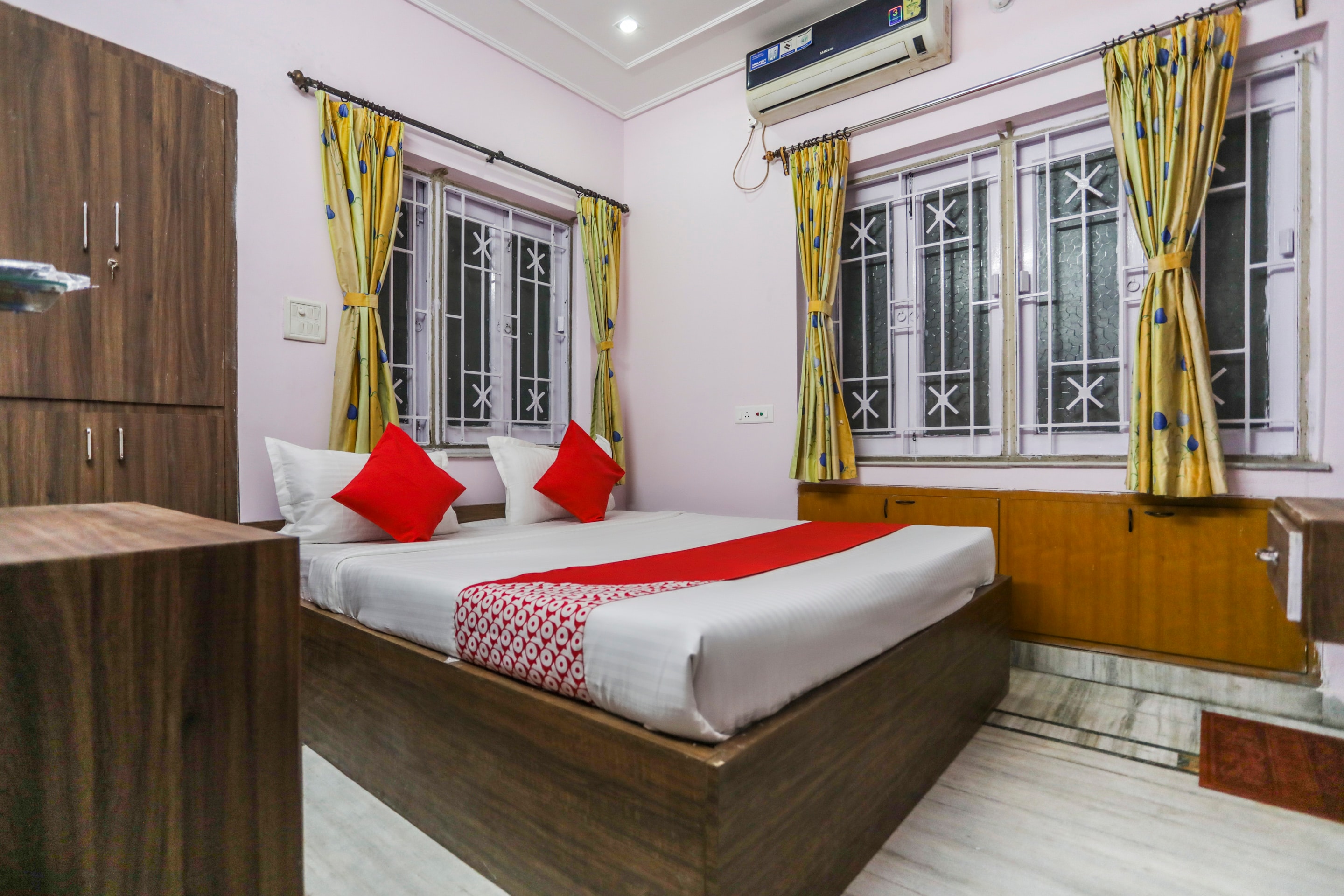 hotel o ma kali guest house