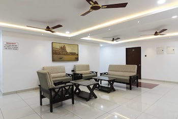 capital o 63727 mythri hotel