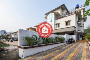 Spot On 64849 Dwarka Lodge,Pune>>Lonavala,3 star
