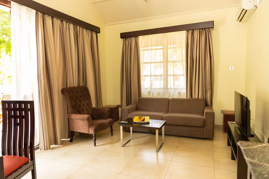 golden tulip accra