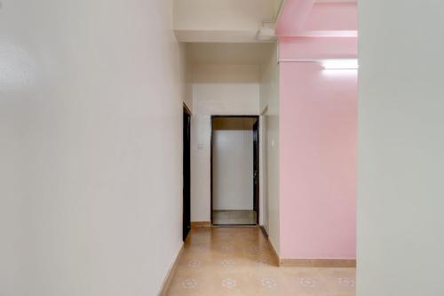 Spot On 77742 Royal Rest Rooms,India>>Pune,2 star