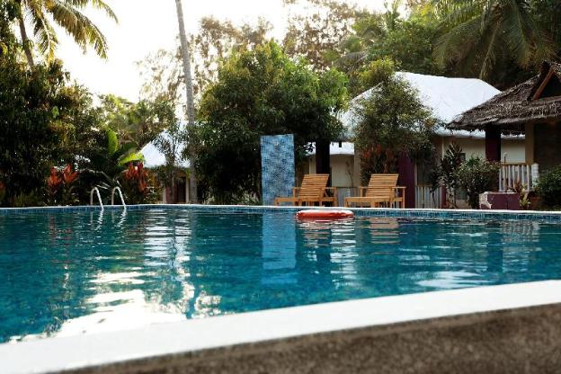 phoenix island resort