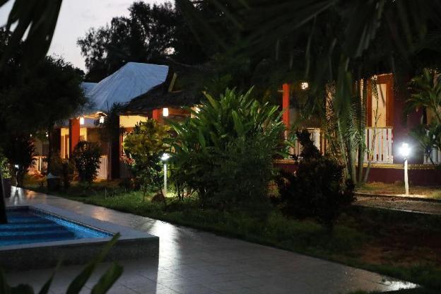 phoenix island resort