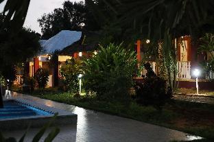 phoenix island resort