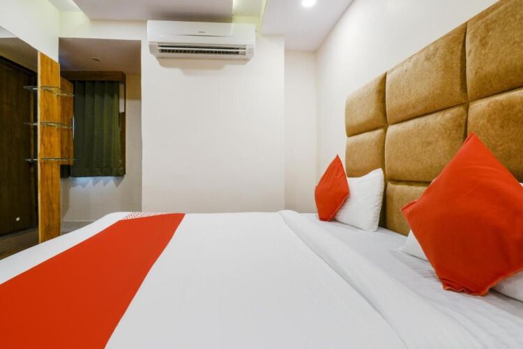 hotel safari inn c g road